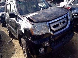 2001 HONDA PILOT, BLACK, EX-L, 3.5L, AT, AWD.  A25069